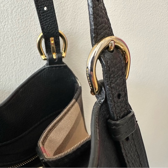 <SOLD> Burberry canter leather shoulder bag - Picture 11 of 12